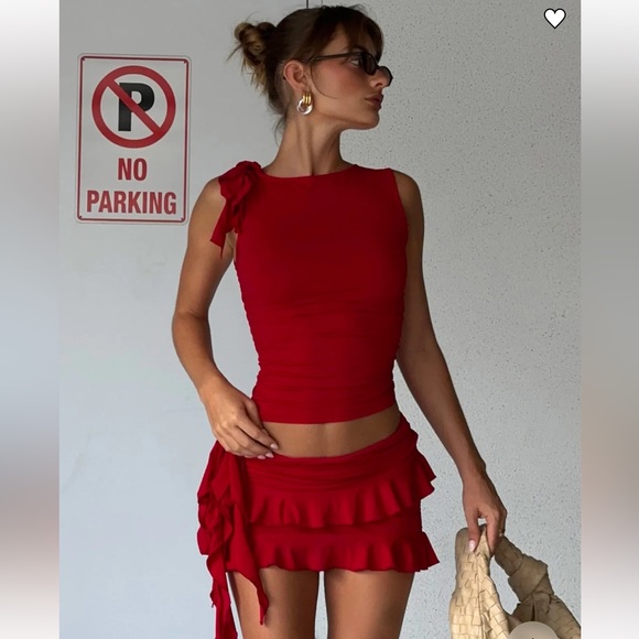 Red Two-Piece Set - lioness - Picture 2 of 3